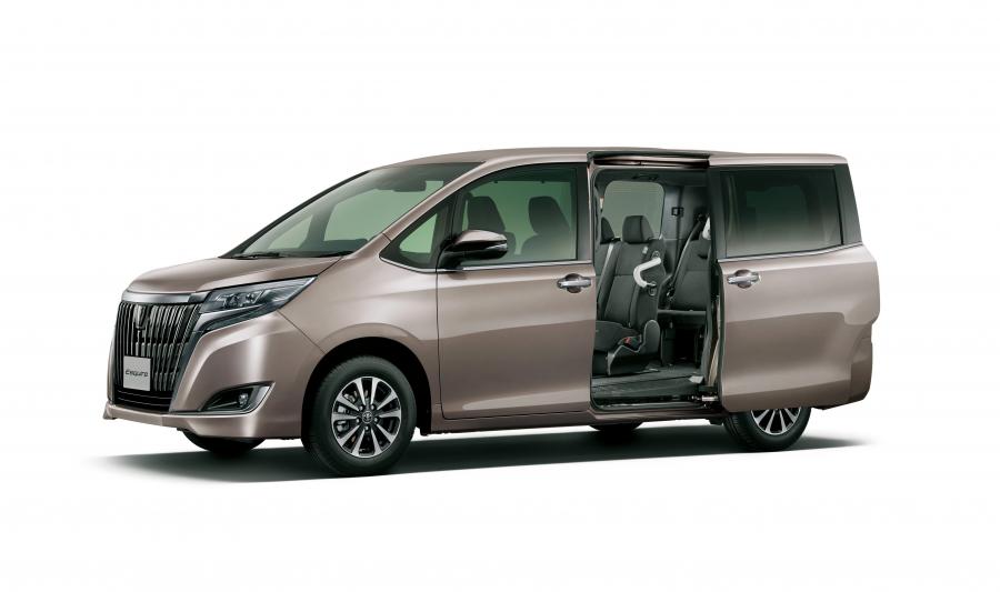  Toyota Esquire 2017 года  (фото 4 из 6)